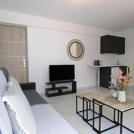 Διαμέρισμα Phaedrus Living Luxury Residences Gri *
