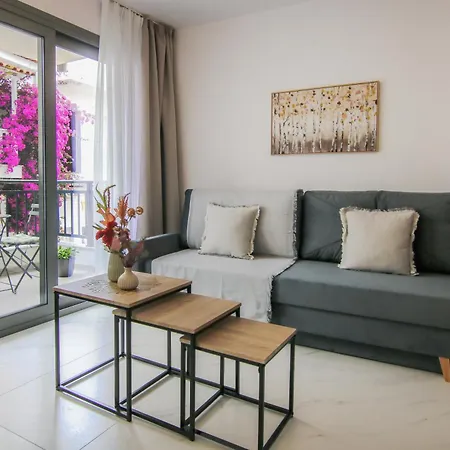 Phaedrus Living Luxury Residences Gri *